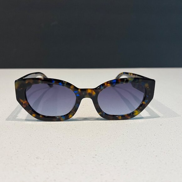 Oscar De La Renta Alva Havana Maculata Cat-Eye Sunglasses With Tortoiseshell and main image 5